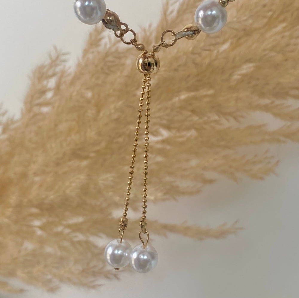 dainty pearl bracelet